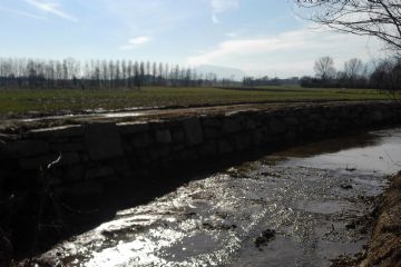 Realizzazione scogliera e pulizia in alveo del Chiamogna in località Gioietta a monte del Ponte Rosso