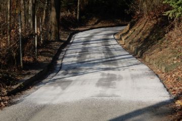 Asfaltature parziali e realizzazione cunetta in Strada Cesani Marciottina