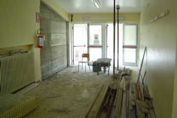 Realizzazione durante le vacanze estive di ingenti lavori di ristrutturazione e messa in sicurezza antisismica della Scuola media (con fondi propri e contributo regionale)