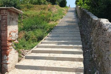 Lavori di ristrutturazione e riqualificazione della scalinata storica, del punto panoramico e delle mura della Collina del Castello e Belvedere