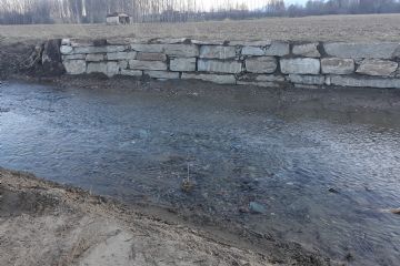 Scogliera e pulizia in alveo all'altezza di Strada Braide