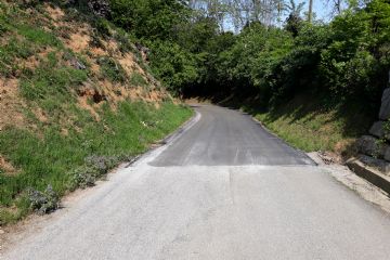 Asfaltature di tratti di sedi viaria (parcheggio Belvedere, Strada S.Michele, Strada Basse, Strada Molarosso e Rivà, Strada Cesani Sardegna, Strada Tirabrasse, Via Fam.Castagno)