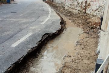 Durante l'estate 2021 proseguono i lavori di rifacimento della rete di marciapiedi lungo Via Vittorio Emanuele II, nel tratto compreso fra P.za S.Maria ed il cimitero, con l'obiettivo di riqualificare l'ingresso del paese sul quale si affacciano i palazzi Calleri-Cacherano, Ricca di Castelvecchio e Barberis.