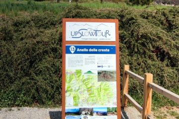 Nell'ambito del progetto sovracomunale Upslowtour installazione di colonnine per ricarica e-bike e ciclototem in P.za S.Maria e parcheggio Belvedere