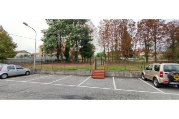 Ampliamento area verde a servizio della scuola dell'infanzia, in area di proprietà della casa di riposo