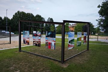Installazione pannelli educativi a tema ambientale presso l'area oggetto di finanziamento europeo GAL in Piazza Giretti e installazione impianto di videosorveglianza. Nuovi murales a cura del progetto "Bolle e Sapone" per il contrasto al disagio giovanile (finanziamento Regione Piemonte).