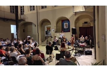 Concerto "La femme", dedicato alla musica francese al femminile, proposto nel cortile del municipio nell'ambito della "Semaine du francais 2024" (sabato 27/7).