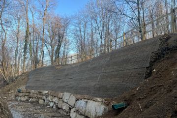 Realizzazione nuova scogliera sul torrente Chiamogna a protezione della strada in località Ghignet - Basse.