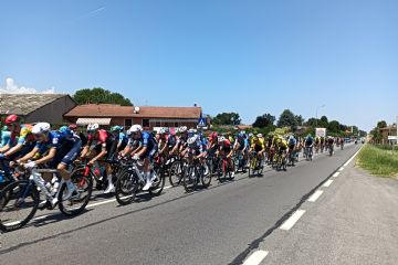 Passaggio a Bricherasio (domenica 22/6/2025) del Giro d'Italia NEXT GEN under 23