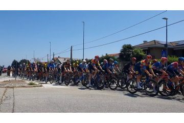 Passaggio a Bricherasio (domenica 22/6/2025) del Giro d'Italia NEXT GEN under 23