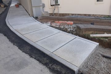 Interventi per la riqualificazione e messa in sicurezza della viabilità pedonale lungo Via Vittorio Emanuele II, con rifacimento rete di raccolta acque meteoriche (ottobre-novembre 2020)