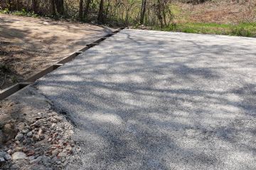 Asfaltatura del tratto alto di pista che conduce alla borgata di Strada Canavero-Rivoira 