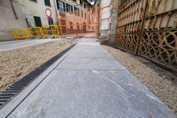 Durante l'estate 2021 proseguono i lavori di rifacimento della rete di marciapiedi lungo Via Vittorio Emanuele II, nel tratto compreso fra P.za S.Maria ed il cimitero, con l'obiettivo di riqualificare l'ingresso del paese sul quale si affacciano i palazzi Calleri-Cacherano, Ricca di Castelvecchio e Barberis.