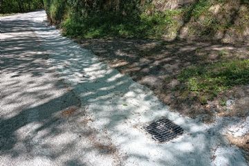 Realizzazione cunetta per raccolta acque lungo Strada Cuccia (loc. Pron)